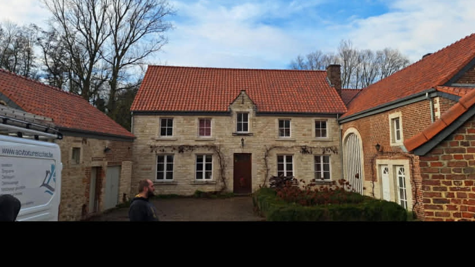 Cour intérieure d'une rénovation de toiture